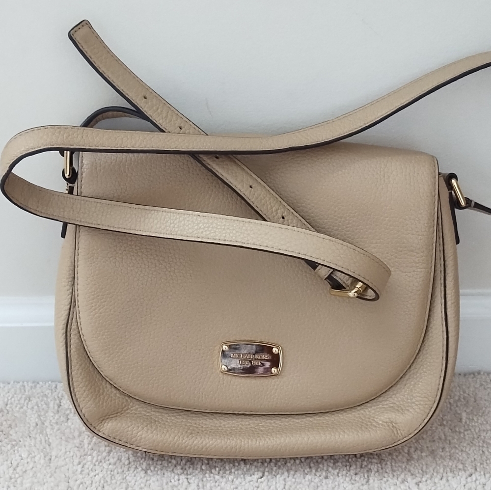 Michael kors Medium Beige / Kaki Leather Crossbody Bag.
